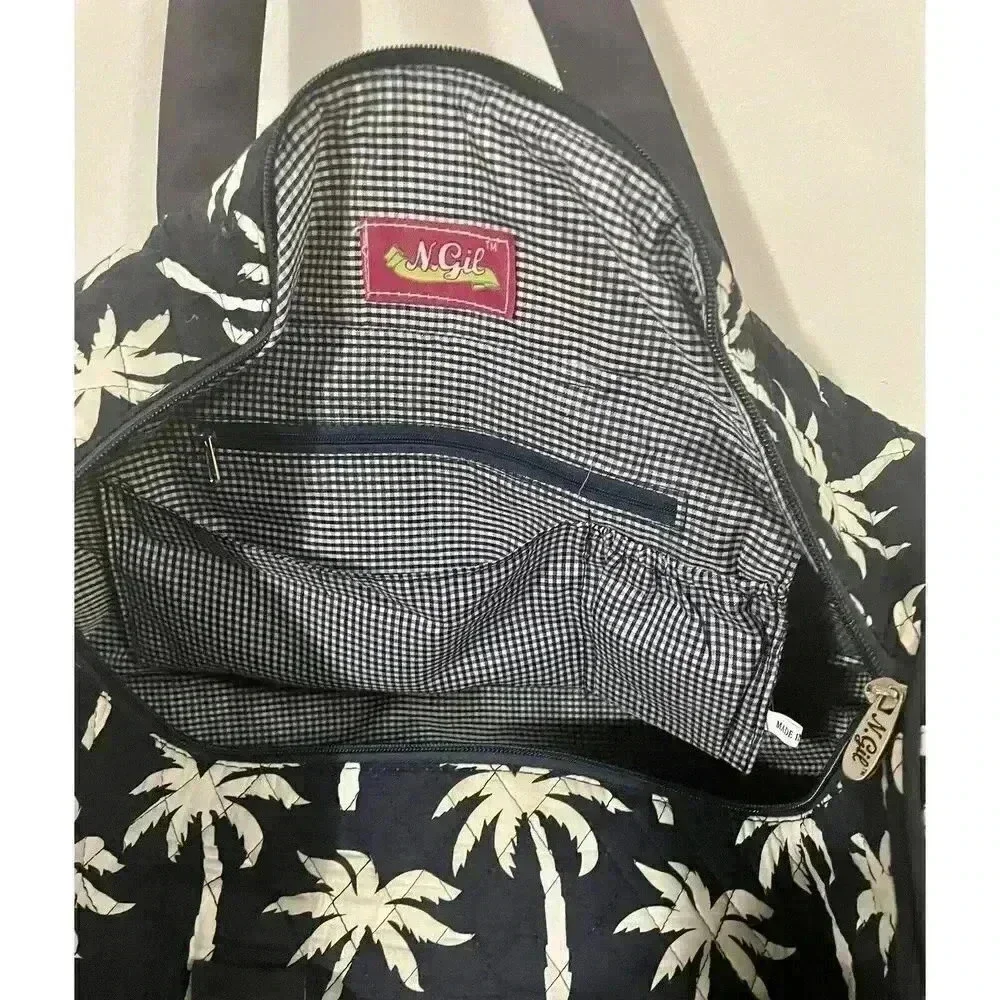 NGIL Quilted Palm Tree Travel Duffel Bag Blue White 21” L x 10 1/4” H x 10”‎ W